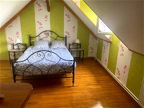 Grünes Zimmer mit 2 Betten (Kaffee oder Tee angeboten)