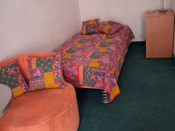 Unterkunft beim Gastgeber zur Miete in Montreux - Foto 1: Schlafzimmer-1