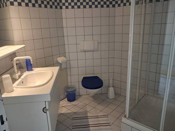 Unterkunft beim Gastgeber zur Miete in Montreux - Foto 5: Badezimmer-5