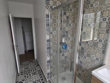 Chambre chez l'habitant à louer à Argenteuil - photo 2 : salle de bain-2