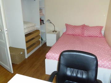 Room For Rent Paris 85103