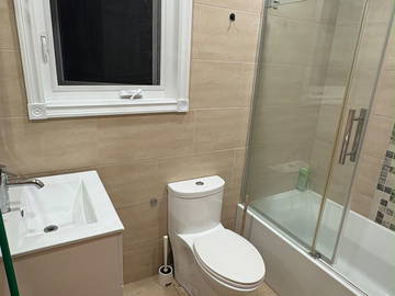 Coliving à louer à Montréal - photo 3 : salle de bain-3