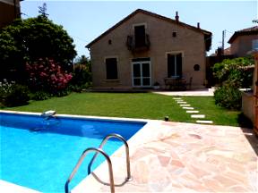Rooms For Rent In A Villa With Garden Swimming Pool