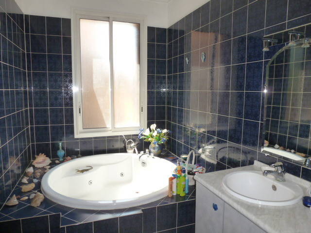 Homestay Hyères 13233-4