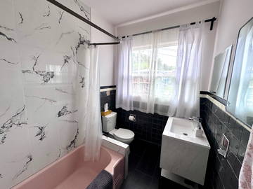 Chambre chez l'habitant à louer à Saguenay - photo 14 : salle de bain-14