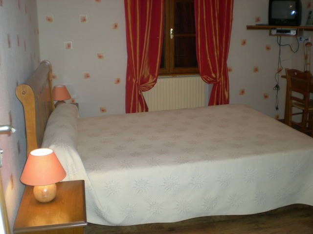 Bed And Breakfast Sivignon 36803-3