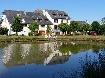 Roomlala | Chambres D'Hôtes À Louer Dans Le Sud Cantal 