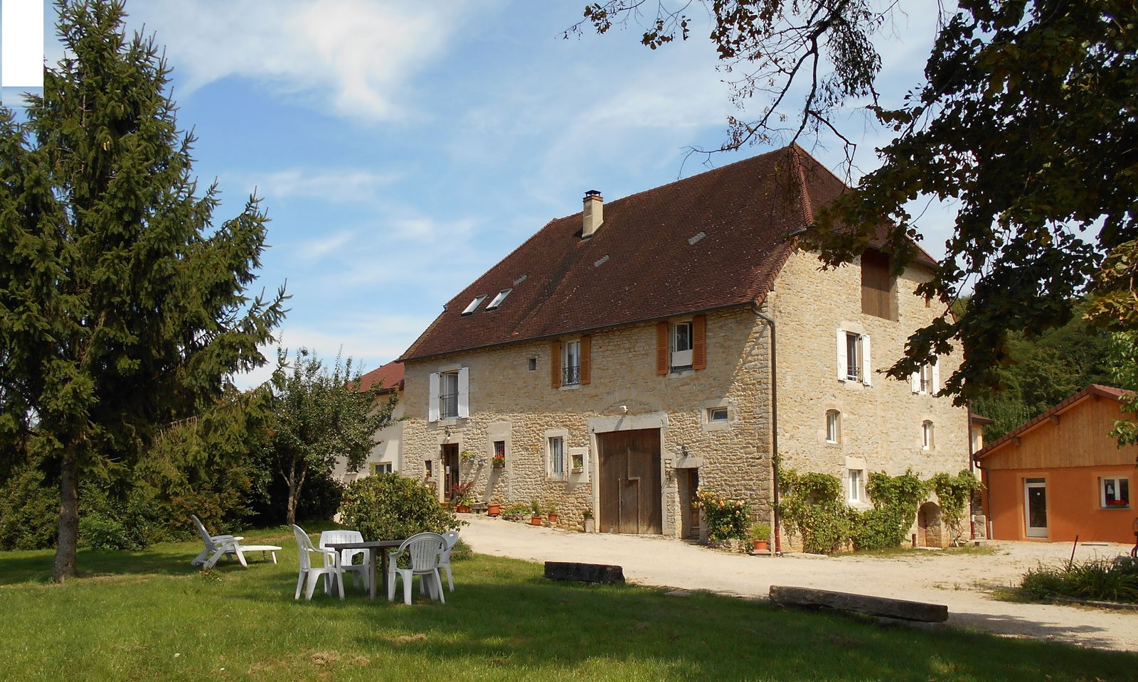 Gastenkamers Montmorot 122145
