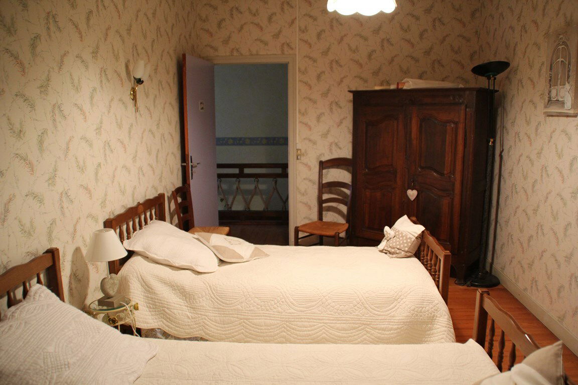 Homestay Saint-Mary-le-Plain 64253