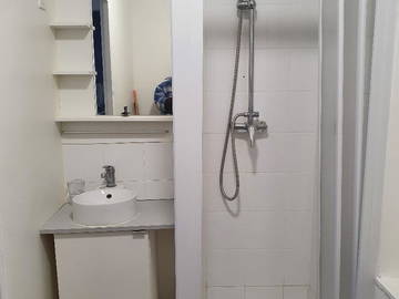 Chambre chez l'habitant à louer à Avon - photo 3 : salle de bain-3