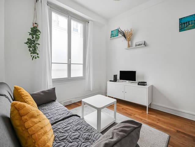 Entire Home Paris 620939-2