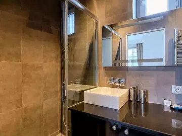 Gesamte Unterkunft zur Miete in Paris - Foto 9 : Badezimmer-9