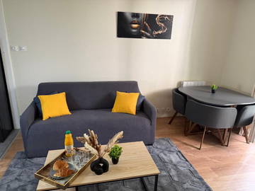 Logement entier à louer à Puteaux - photo 1 : autre pièce-1