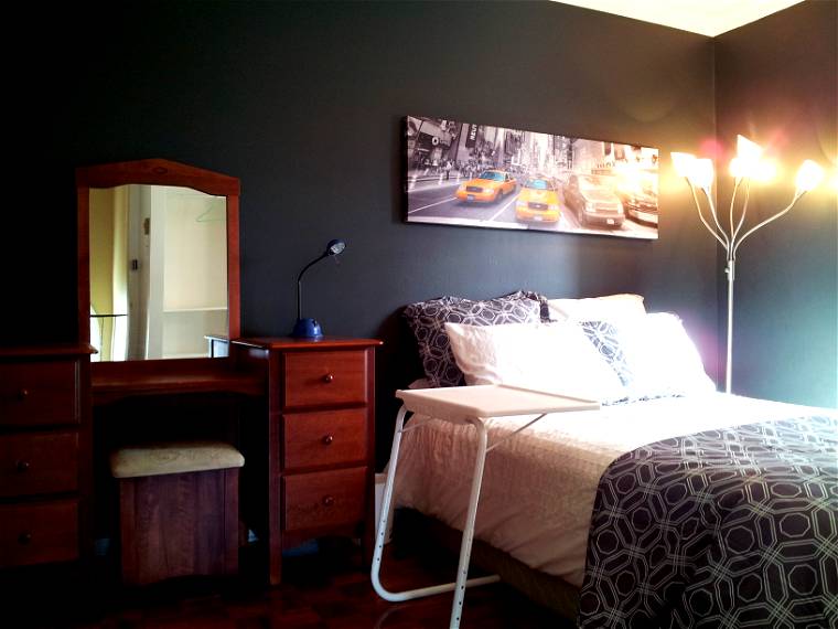Room In The House Longueuil 90677-1