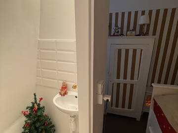 Logement entier à louer à Paris - photo 4 : salle de bain-4
