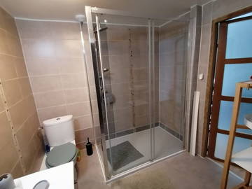Chambre chez l'habitant à louer à Saint-Nazaire - photo 3 : salle de bain-3