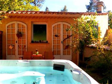 Roomlala | Charmante Gites In Der Provence Mit Privatem Whirlpool