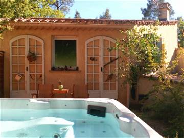 Roomlala | Charmante Gites In Der Provence Mit Privatem Whirlpool