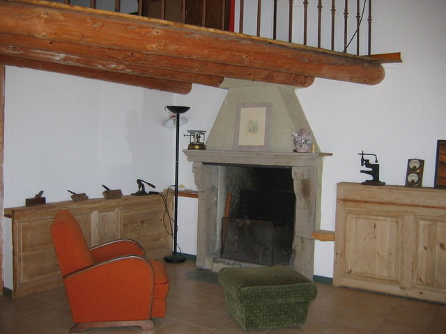 Unabhängiges Studio Beurieres 10830