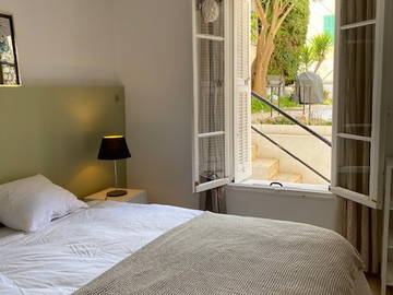 Roomlala | Charmerende havelejlighed med 1 soveværelse parkering