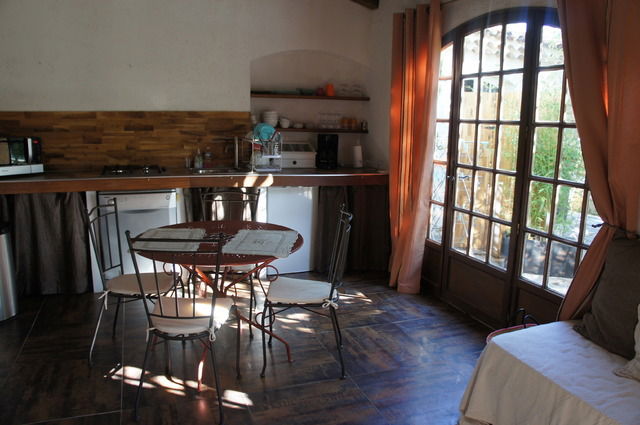 Oberoende Studio Deaux 13974