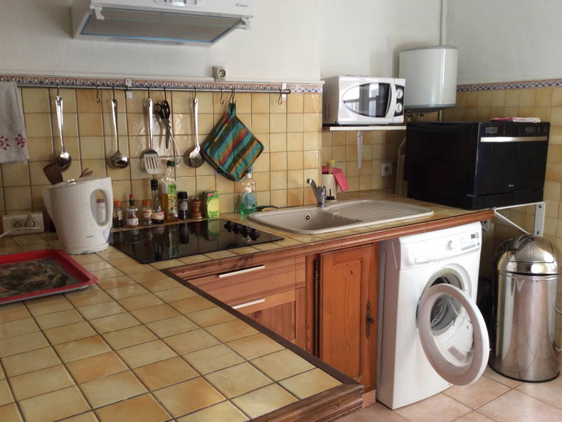 Entire Home Nîmes 94023-3