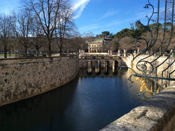 Logement Entier Nîmes 94023-4