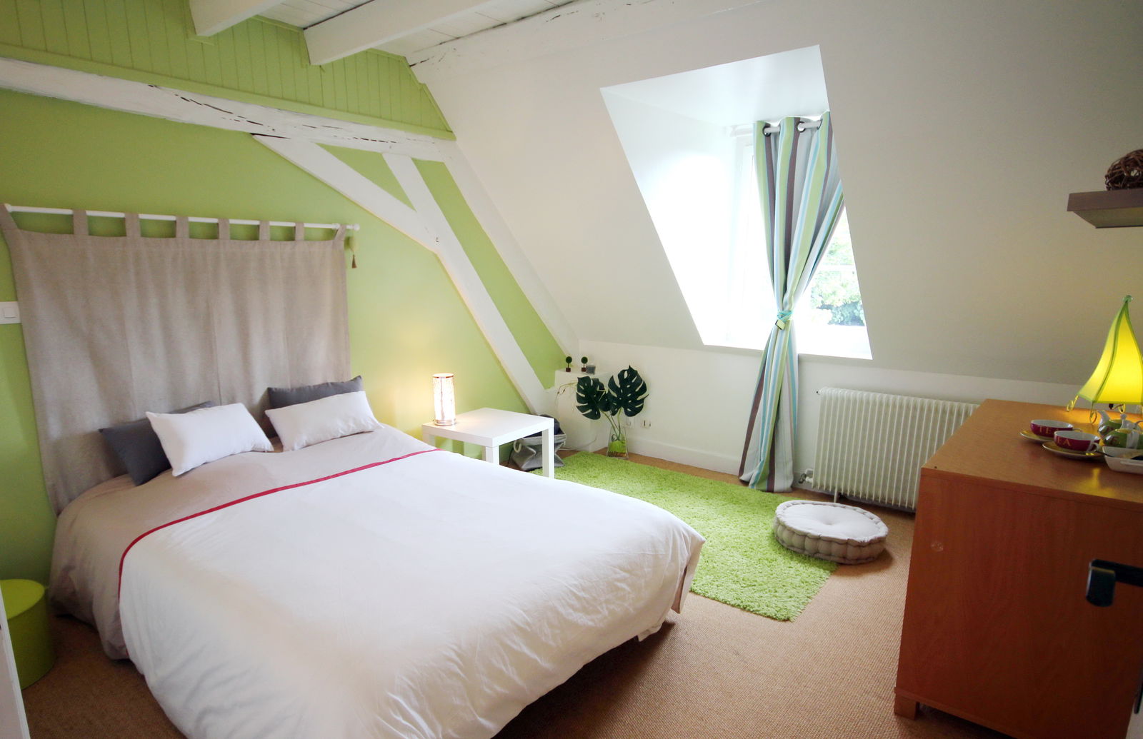 Homestay Crouzilles 76672