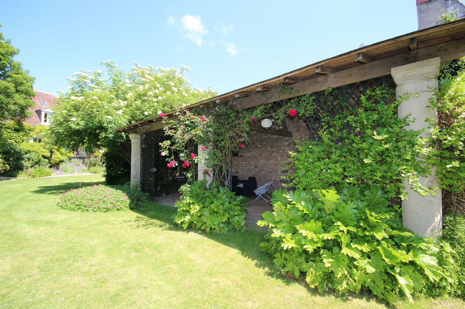 Homestay Crouzilles 76672