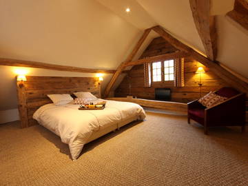 Roomlala | Charming Chalet - Sleeps 4 to 6 for rent