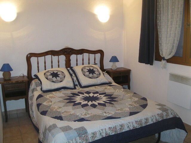 Entire Home Garéoult 56015