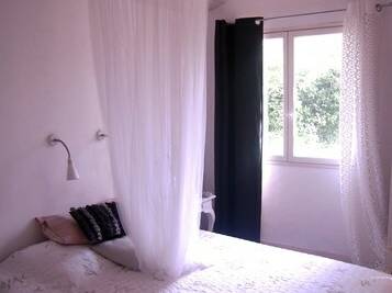 Room For Rent Castillon-Du-Gard 45344-1