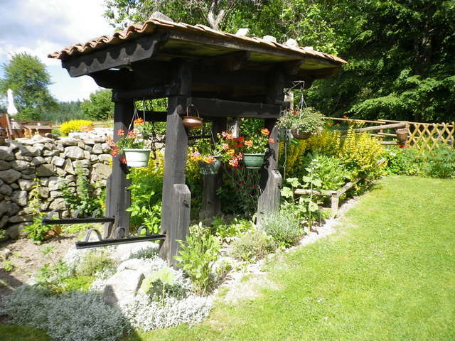 Independent Studio Saint-Éloy-la-Glacière 122118