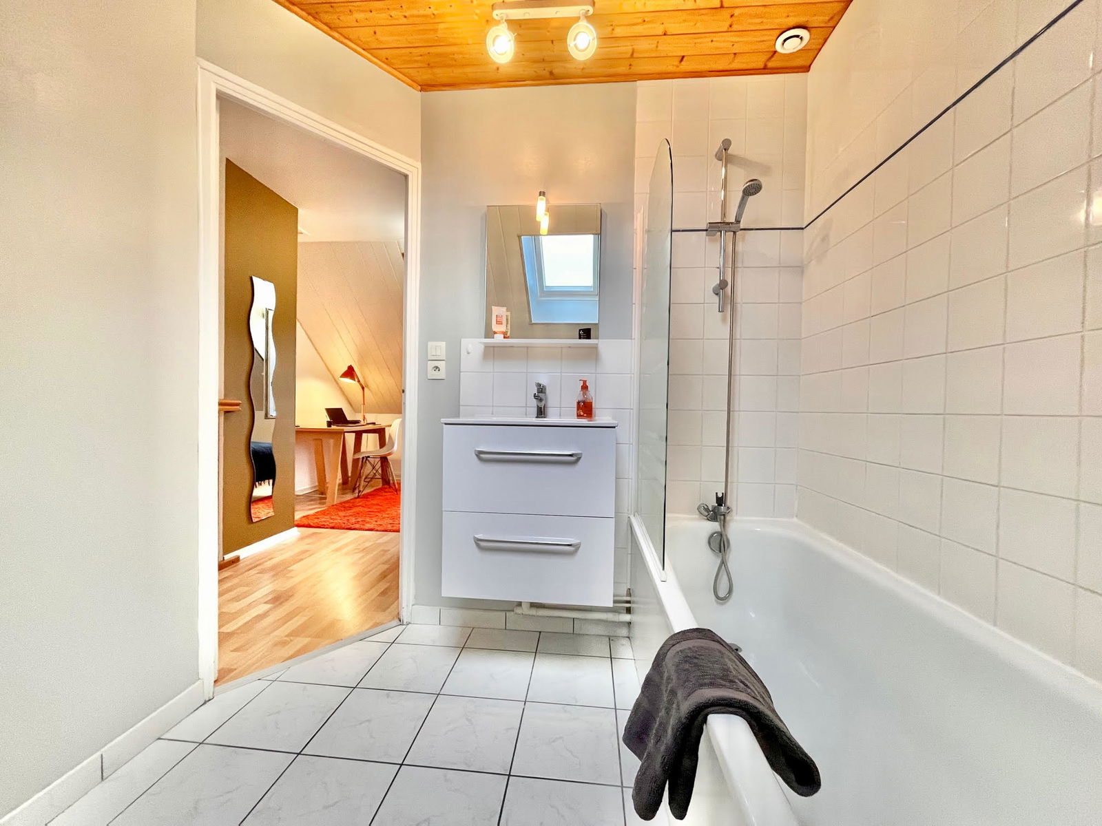 Independent Studio Laval 262563