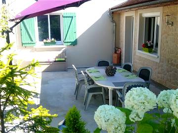 Roomlala | Charming Guest House In Fontainebleau