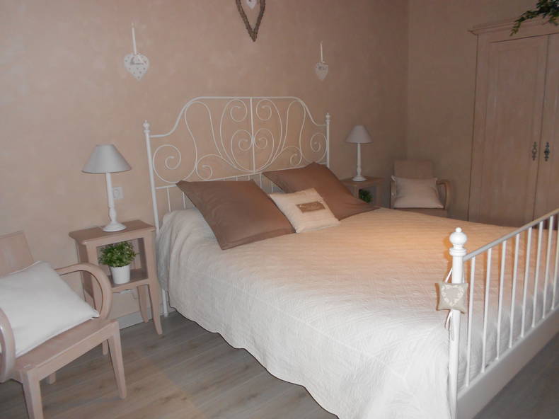 Habitaciones De Huéspedes Couches 79422-2