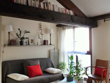 Roomlala | Charming Studio for Rent in the Heart of Lyon