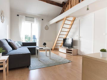 Roomlala | Charming Triplex house near Roissy CDG Airport