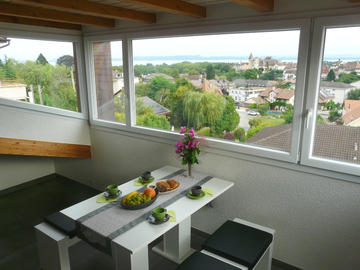 Roomlala | Charmoso sótão com vista para o lago, Alpes e castelo