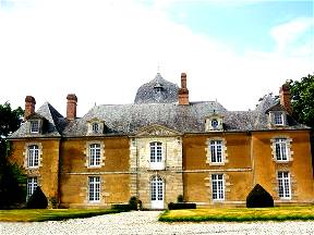 Château Avec Chambres Et Salles De Réunion