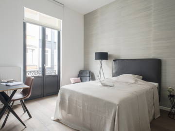 Roomlala | Chatelain: Quarto com banheiro