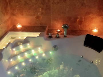 Roomlala | Chez Aurélia - Suite Duplex Avec Jacuzzi Privé