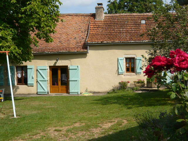 Entire Home Puylagarde 101316