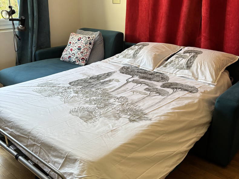 Homestay La ville-du-Bois 131168-3