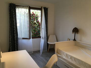 Roomlala | Cichy dom między Paryżem a Wersalem