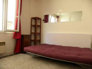 Roomlala | Cichy i umeblowany pokój do wynajęcia