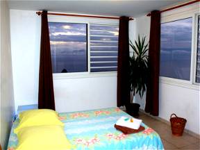 7 Room Apartment, Swimming Pool, View of Moorea, Ocean and Lagoons