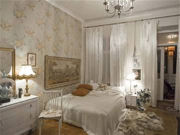 Roomlala | Classic Style Airy Apartment To Rent