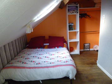 Roomlala | Close to the BANKS OF THE LOIRE bordering Angers