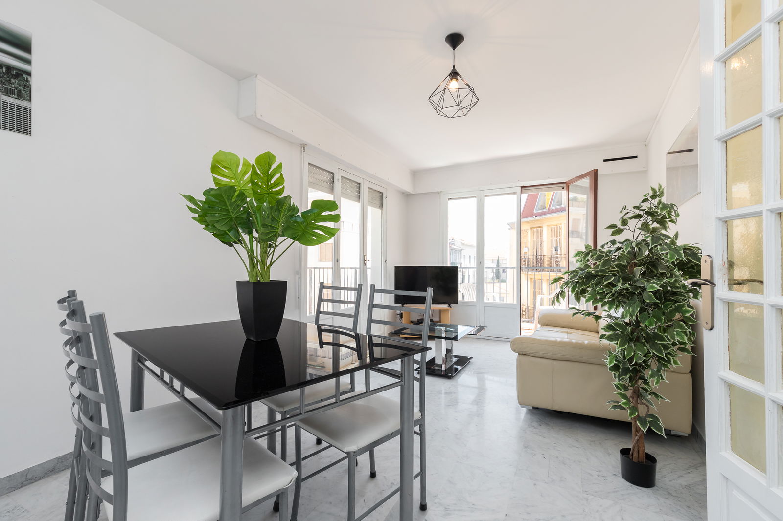 Colocatie Nice 388975